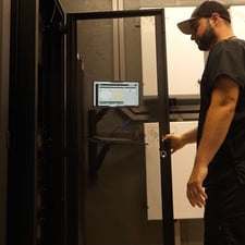 remote-power-servers-reduce-grow-lighting-costs